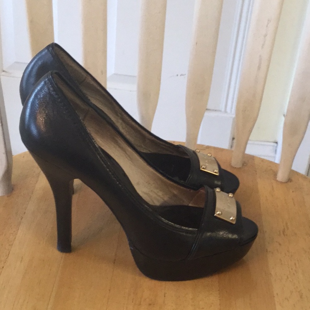 Michael Kors Shoes - Picture 2 of 6